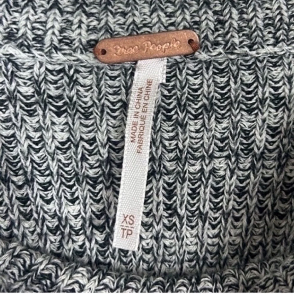 Free People cotton stretch chunky Too Good sweater makes minimalist size XS EUC